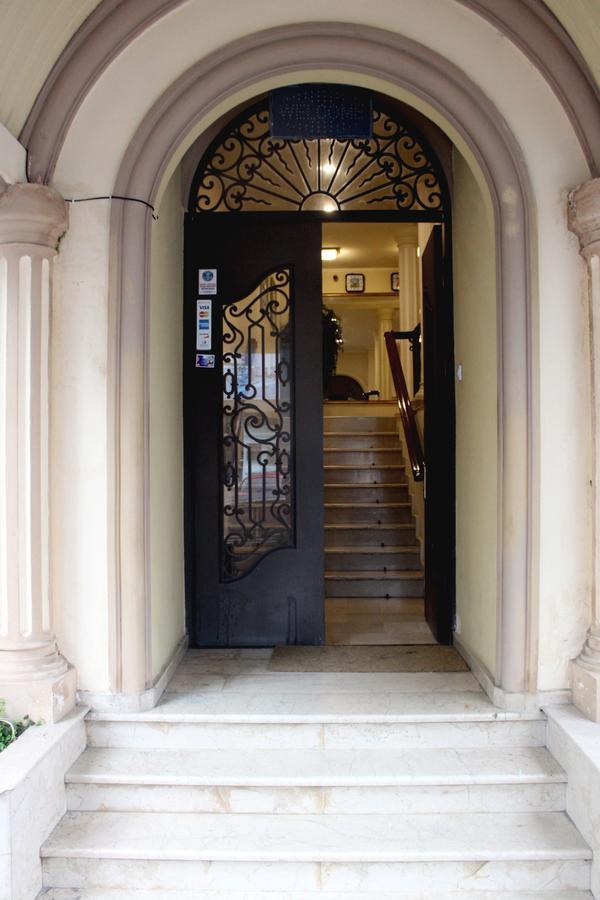 Iar Hotel Μπατούμι Εξωτερικό φωτογραφία